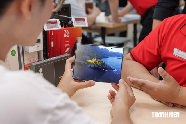 iPhone Duo và Galaxy Z Fold8: Cuộc đối đầu mới của smartphone gập cao cấp - Ảnh 2.