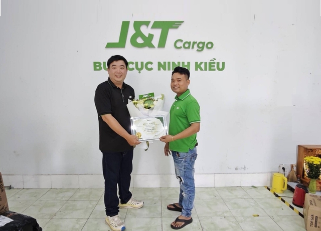J&T Cargo vinh danh bưu cục đối t&aacute;c xuất sắc tại khu vực ph&iacute;a nam - Ảnh 4.
