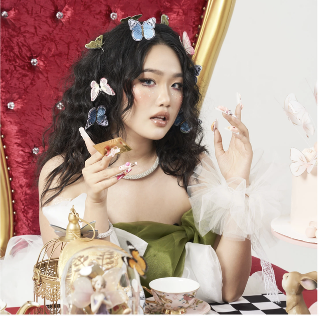 Vụ kiện giữa Celeb Group và Trúc Phương: Tòa tạm ngừng để thu thập thêm chứng cứ - Ảnh 2.