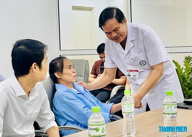 Phẫu thuật cấp cứu v&aacute; tim vỡ ngay khi tim đang đập- Ảnh 1.