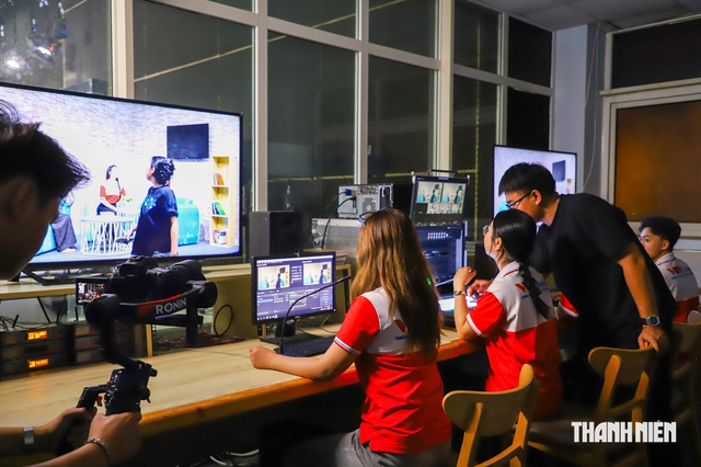 Khi livestream trở thành môn học - Ảnh 1.