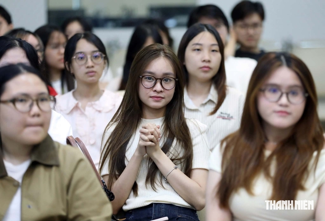 Sinh vi&ecirc;n chương tr&igrave;nh đ&agrave;o tạo đặc biệt trường ĐH Văn Lang học 2 học phần tại B&aacute;o Thanh Ni&ecirc;n - Ảnh 1.
