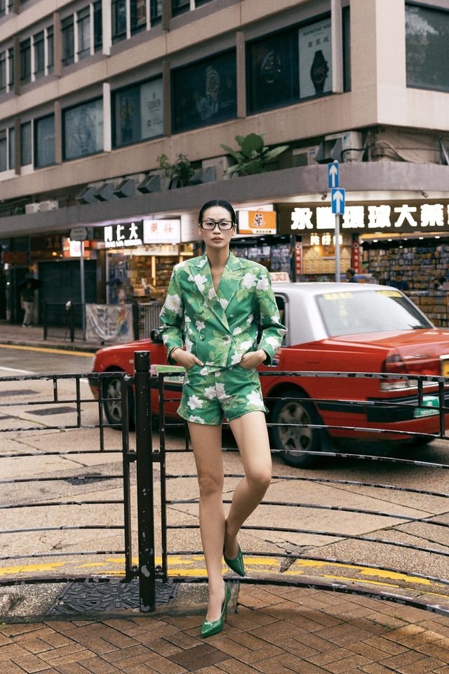 Váy hoa, trang phục họa tiết hoa dành dành - Ảnh 7.