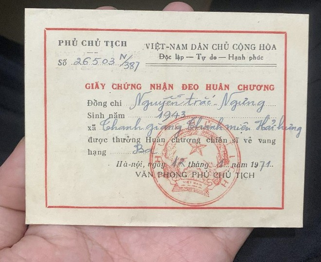 Vá và vẽ tiền giấy cổ - 'thú chơi' độc đáo của chàng trai 10X- Ảnh 32.