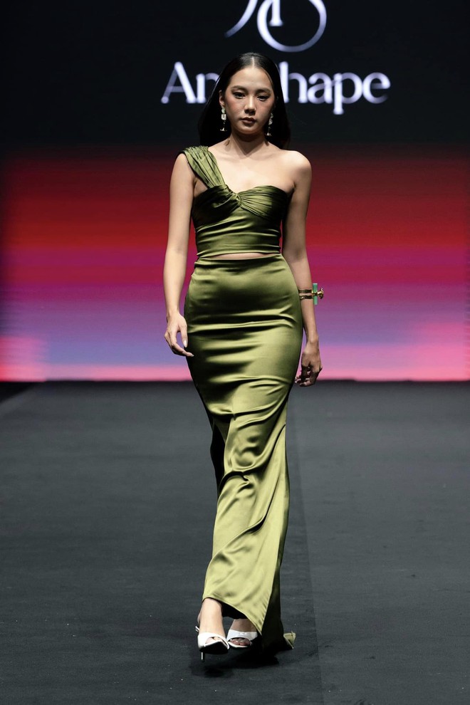 Những điểm sáng từ sàn diễn Celebrating Local Pride 8- Ảnh 16.