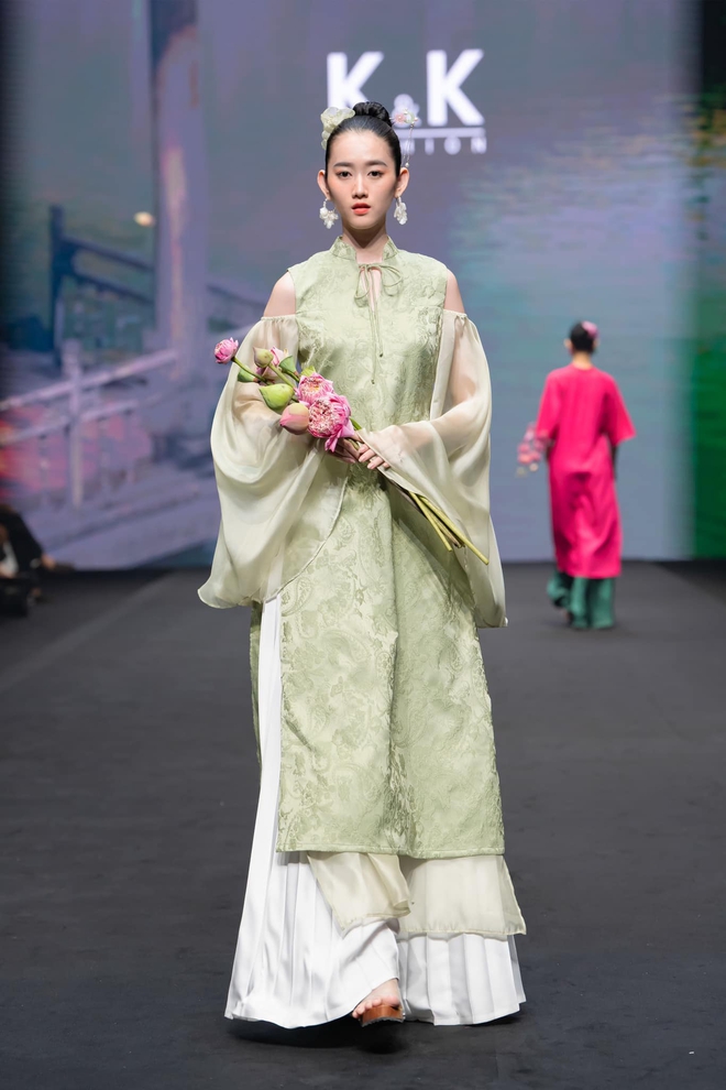 Những điểm sáng từ sàn diễn Celebrating Local Pride 8- Ảnh 11.