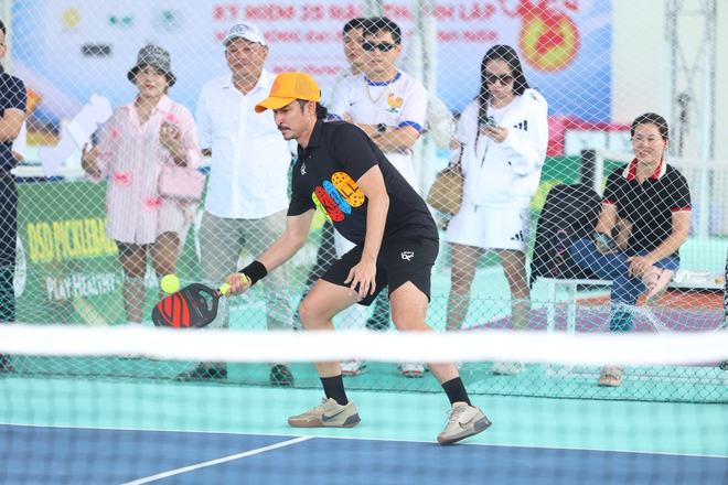 Diễn viên Huy Khánh, ca sĩ Akira Phan 'cháy' hết mình cùng giải pickleball đầy ý nghĩa- Ảnh 7.