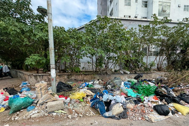 Cận cảnh những tòa nhà bỏ hoang bị Hà Nội đốc thúc khai thác, tránh lãng phí- Ảnh 12.