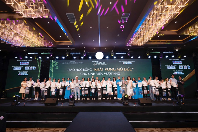 Xúc động ở 'mái nhà chung' của những người con quê hương cố Thủ tướng Phạm Văn Đồng tại TP.HCM- Ảnh 18. Xúc động ở 'mái nhà chung' của những người con quê hương cố Thủ tướng Phạm Văn Đồng tại TP.HCM- Ảnh 18.