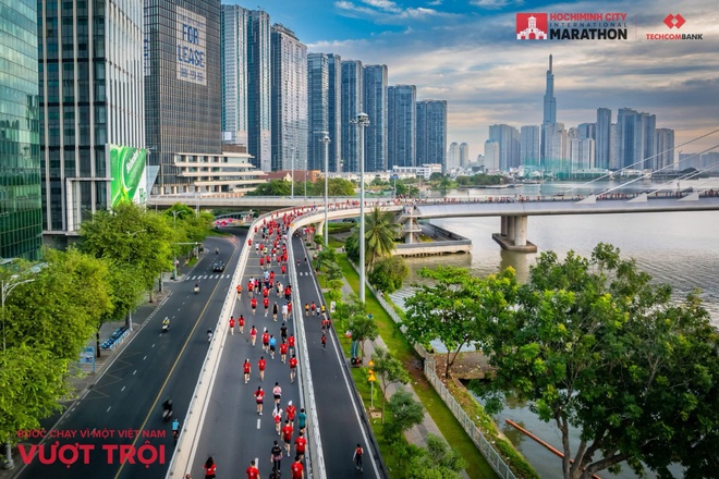 Những hình ảnh ấn tượng tại Giải marathon quốc tế Thành phố Hồ Chí Minh Techcombank 2024- Ảnh 10.