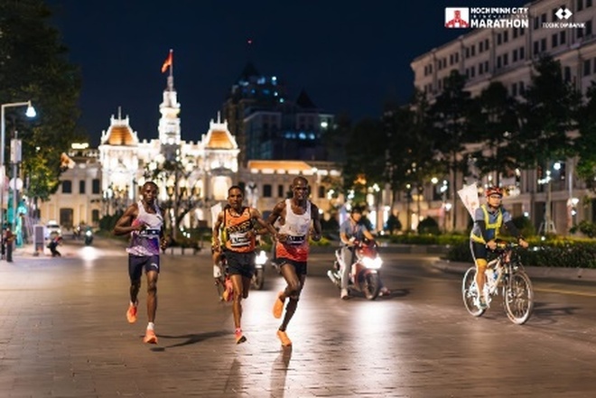 Những hình ảnh ấn tượng tại Giải marathon quốc tế Thành phố Hồ Chí Minh Techcombank 2024- Ảnh 13.