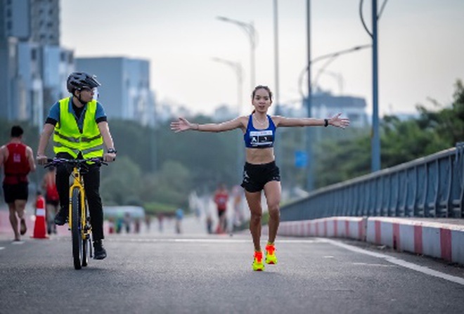 Những hình ảnh ấn tượng tại Giải marathon quốc tế Thành phố Hồ Chí Minh Techcombank 2024- Ảnh 14.