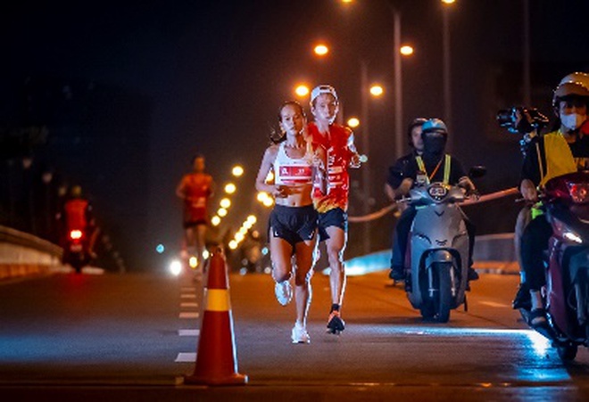 Những hình ảnh ấn tượng tại Giải marathon quốc tế Thành phố Hồ Chí Minh Techcombank 2024- Ảnh 15.