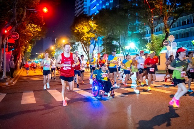 Những hình ảnh ấn tượng tại Giải marathon quốc tế Thành phố Hồ Chí Minh Techcombank 2024- Ảnh 20.