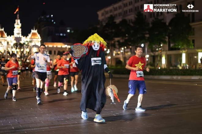 Những hình ảnh ấn tượng tại Giải marathon quốc tế Thành phố Hồ Chí Minh Techcombank 2024- Ảnh 30.