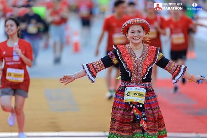 Những hình ảnh ấn tượng tại Giải marathon quốc tế Thành phố Hồ Chí Minh Techcombank 2024- Ảnh 36.