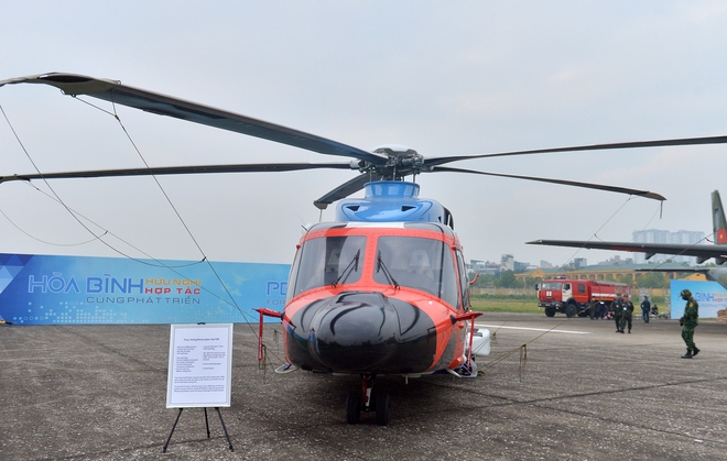 Xem 'ngựa thồ' CASA C-295 và máy bay 'Made in Vietnam' tại triển lãm quốc phòng 2024- Ảnh 6.