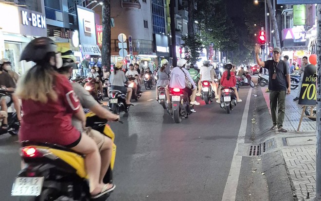 'Con đường thời trang' thường xuyên ken đặc người mỗi khi sắp tết, hiện giờ ra sao?- Ảnh 5.