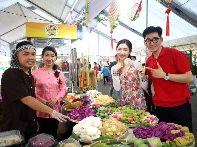 Thưởng thức hàng trăm loại bánh tại Lễ hội Bánh dân gian Nam bộ- Ảnh 2.