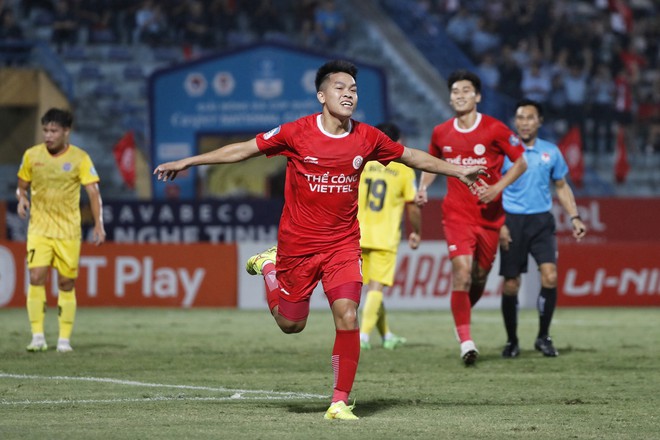Cựu sao đội tuyển Việt Nam ghi bàn đẹp, Thể Công Viettel 'nghẹt thở' vào bán kết- Ảnh 2.