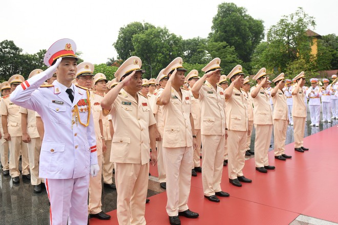 Lãnh đạo Đảng, Nhà nước vào Lăng viếng Chủ tịch Hồ Chí Minh- Ảnh 10.
