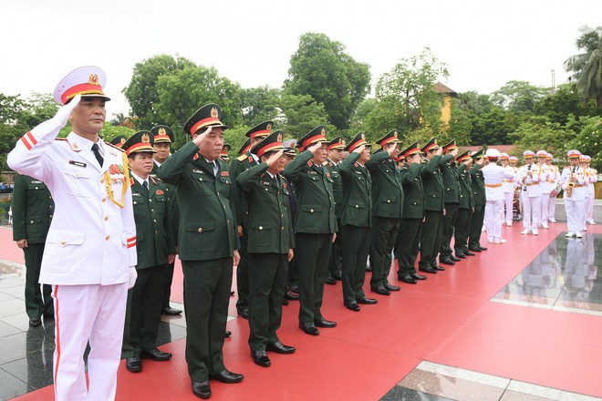 Lãnh đạo Đảng, Nhà nước vào Lăng viếng Chủ tịch Hồ Chí Minh- Ảnh 9.