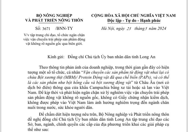 Cảnh báo ngăn chặn bột xương thịt từ vùng dịch bò điên nhập lậu vào Việt Nam- Ảnh 1.