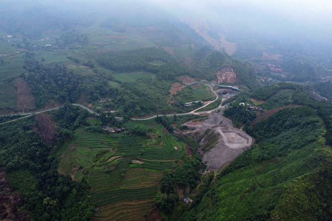 Những 'quả bom' treo trên đầu dân- Ảnh 4.