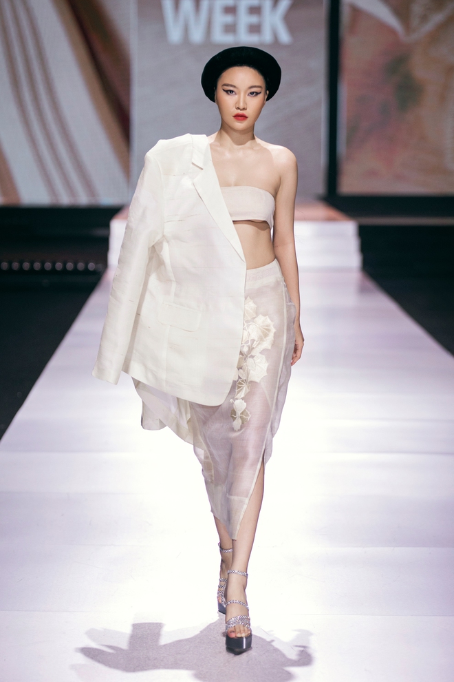 Vu Viet Ha had the most impressive show of fashion week - Photo 7.