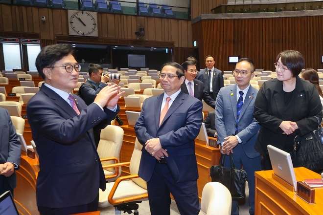 Thủ tướng đề nghị Hàn Quốc hỗ trợ đào tạo nhân lực bán dẫn, AI- Ảnh 3.