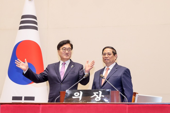 Thủ tướng đề nghị Hàn Quốc hỗ trợ đào tạo nhân lực bán dẫn, AI- Ảnh 2.