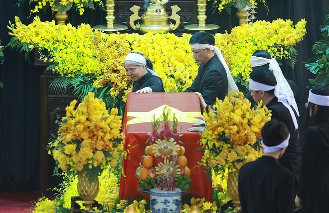 Phu nhân, gia đình nghẹn ngào tiễn đưa Tổng Bí thư Nguyễn Phú Trọng- Ảnh 3.