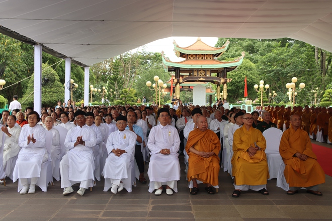 TP.HCM tưởng niệm anh hùng liệt sĩ tại Đền Bến Dược- Ảnh 7.