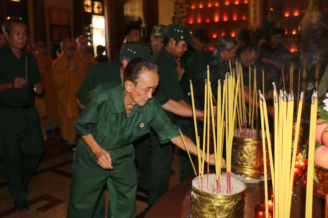 TP.HCM tưởng niệm anh hùng liệt sĩ tại Đền Bến Dược- Ảnh 10.