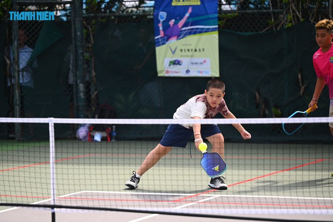 Giải Pickleball Thanh Niên lần I 2024 - Cúp VINFAST: VĐV nhí tranh tài sôi nổi- Ảnh 6.