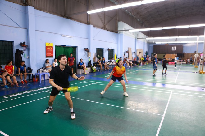 Chung kết giải cầu lông phong trào thu hút gần 100 tay vợt tham gia- Ảnh 7. Chung kết giải cầu lông phong trào thu hút gần 100 tay vợt tham gia- Ảnh 7.