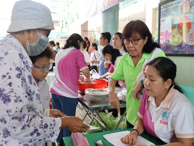 Chuyện tử tế ở TP.HCM: Cán bộ, công chức phường được khen có tâm- Ảnh 3.