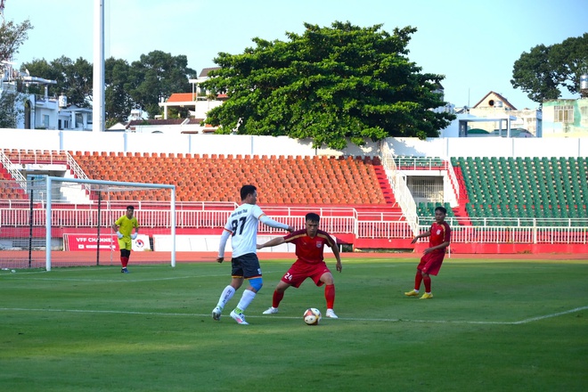 Giao hữu bóng đá vinh danh những người hùng trong vụ tai nạn trên cầu Phú Mỹ- Ảnh 10.