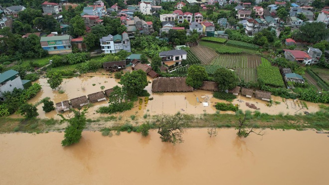 TP.Cao Bằng bị nước lũ bao vây- Ảnh 5.