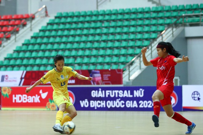 'Cơn mưa' bàn thắng xuất hiện ở ngày khai màn giải futsal nữ VĐQG 2024 - Ảnh 6.