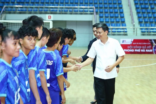 'Cơn mưa' bàn thắng xuất hiện ở ngày khai màn giải futsal nữ VĐQG 2024 - Ảnh 1.