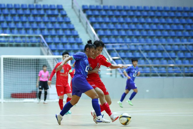 'Cơn mưa' bàn thắng xuất hiện ở ngày khai màn giải futsal nữ VĐQG 2024 - Ảnh 8.