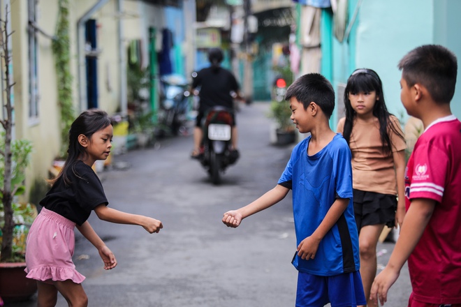 Trăm em nhỏ mong một trung thu yêu thương ở xóm trọ nghèo- Ảnh 13.