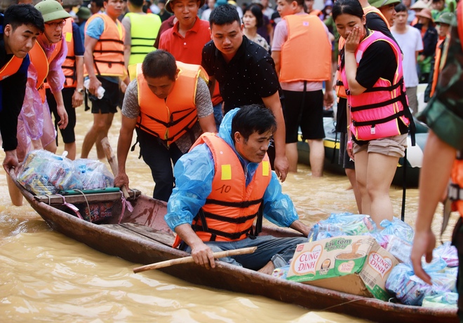 'Mình phục vụ dân nhưng không biết con mình đang thế nào'- Ảnh 16.