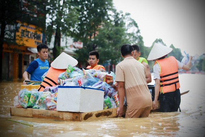 'Mình phục vụ dân nhưng không biết con mình đang thế nào'- Ảnh 14.