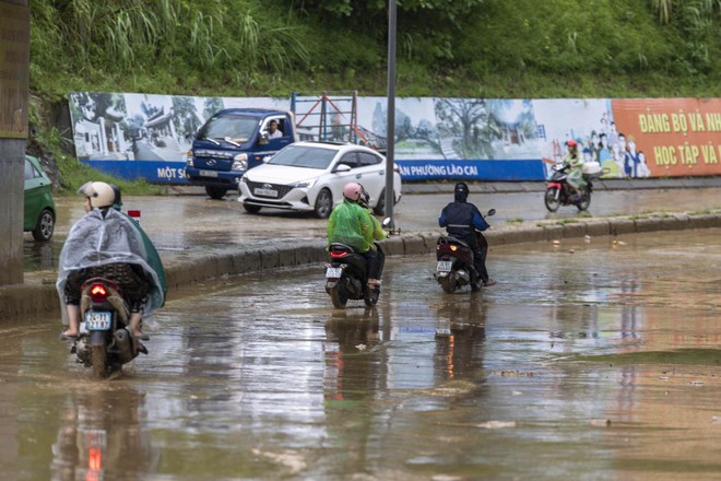 Nước lũ bắt đầu rút ở Thái Nguyên, Lào Cai- Ảnh 7.