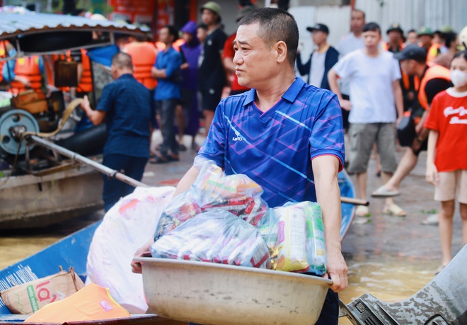 'Mình phục vụ dân nhưng không biết con mình đang thế nào'- Ảnh 13.