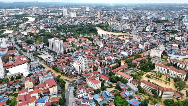 [FLYCAM] Toàn cảnh ngập lụt ở Thái Nguyên sau bão số 3 (Yagi)- Ảnh 10.