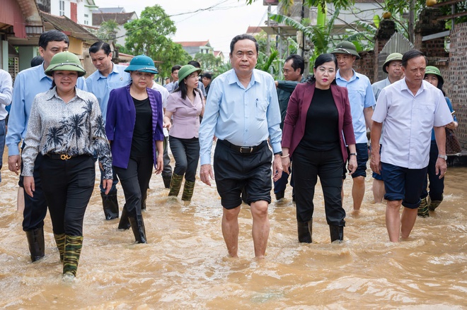 Chủ tịch Quốc hội: 'Đảm bảo 100% người dân có chỗ ở như trước mưa lũ'- Ảnh 4.