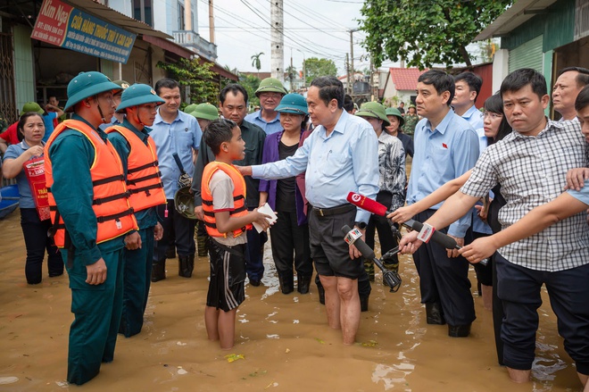 Chủ tịch Quốc hội: 'Đảm bảo 100% người dân có chỗ ở như trước mưa lũ'- Ảnh 3.